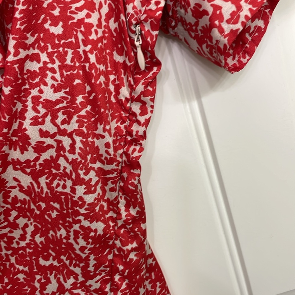 Banana Republic Red and White Blouse - Picture 5 of 7
